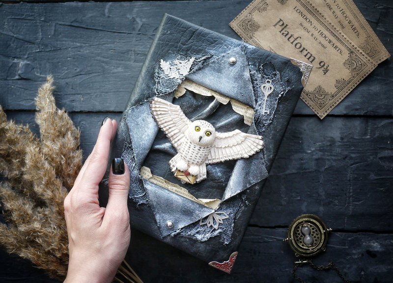 Harry Potter inspired handmade notebook, black journal with polymer clay cover - 筆記本/手帳 - 其他材質 黑色