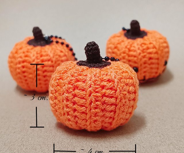 ハロウィンのカボチャ、毛糸のキーホルダー - ショップ ネラミーン