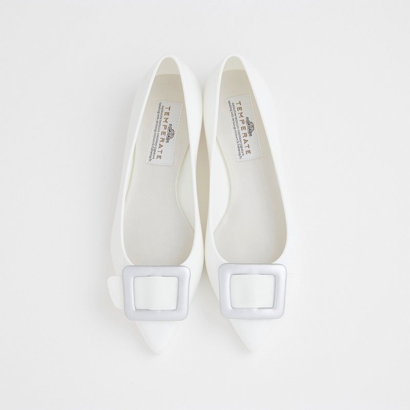 NINA (OFF WHITE) PVC POINTED TOE FLATS pointed toe pumps - รองเท้ากันฝน - วัสดุกันนำ้ ขาว