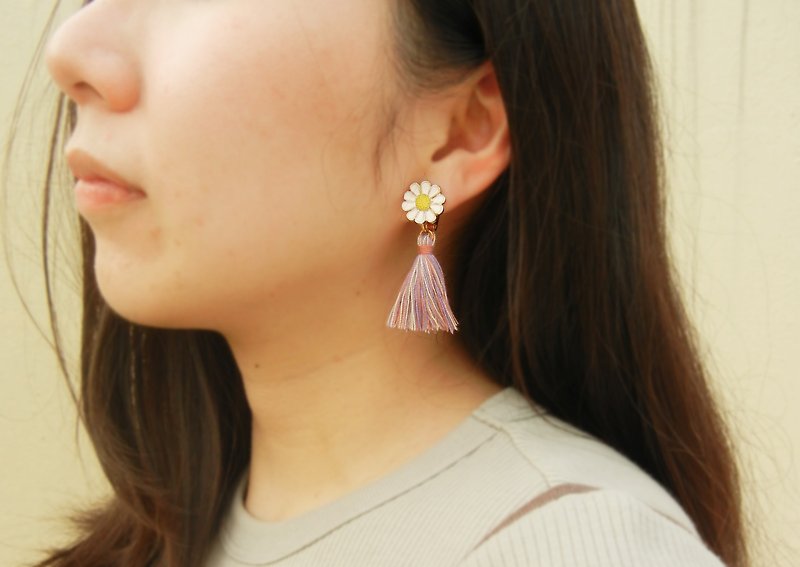 *coucoubird*Pink daisy tassel Clip-On/can be modified anti-allergic ear acupuncture - Earrings & Clip-ons - Other Metals Pink