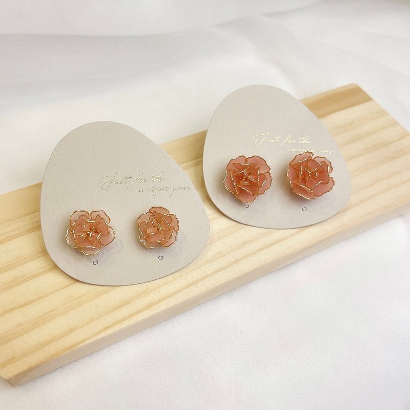 Rose ear ear light pink style - Earrings & Clip-ons - Resin Pink