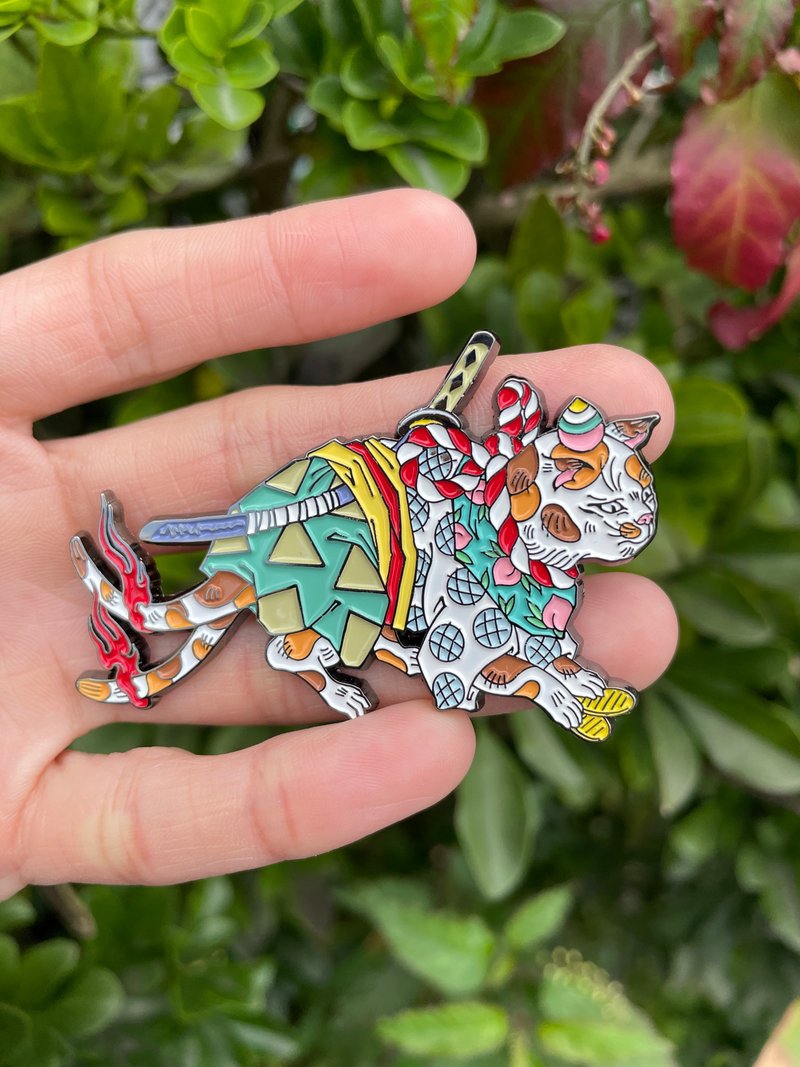 八雲兜 貓 貓妖 金屬徽章 胸章 cat badge - 徽章/別針 - 其他金屬 多色