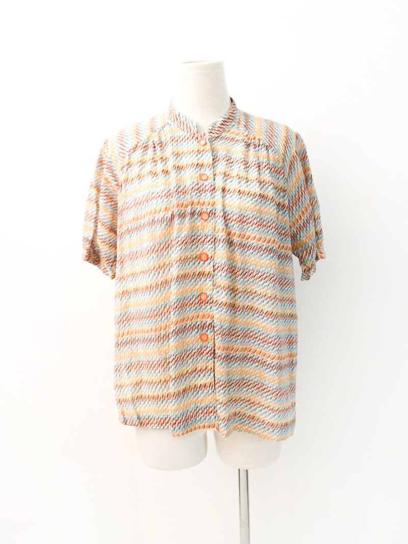 Retro Geometric Orange Printed Short Sleeve Vintage Shirt Vintage Blouse - เสื้อเชิ้ตผู้หญิง - เส้นใยสังเคราะห์ สีส้ม