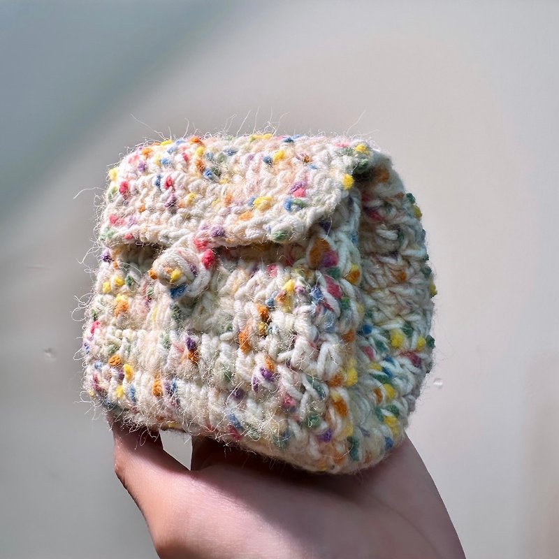 Handmade wool crochet l Navel square bag l Colored rice - กระเป๋าเครื่องสำอาง - ผ้าฝ้าย/ผ้าลินิน หลากหลายสี