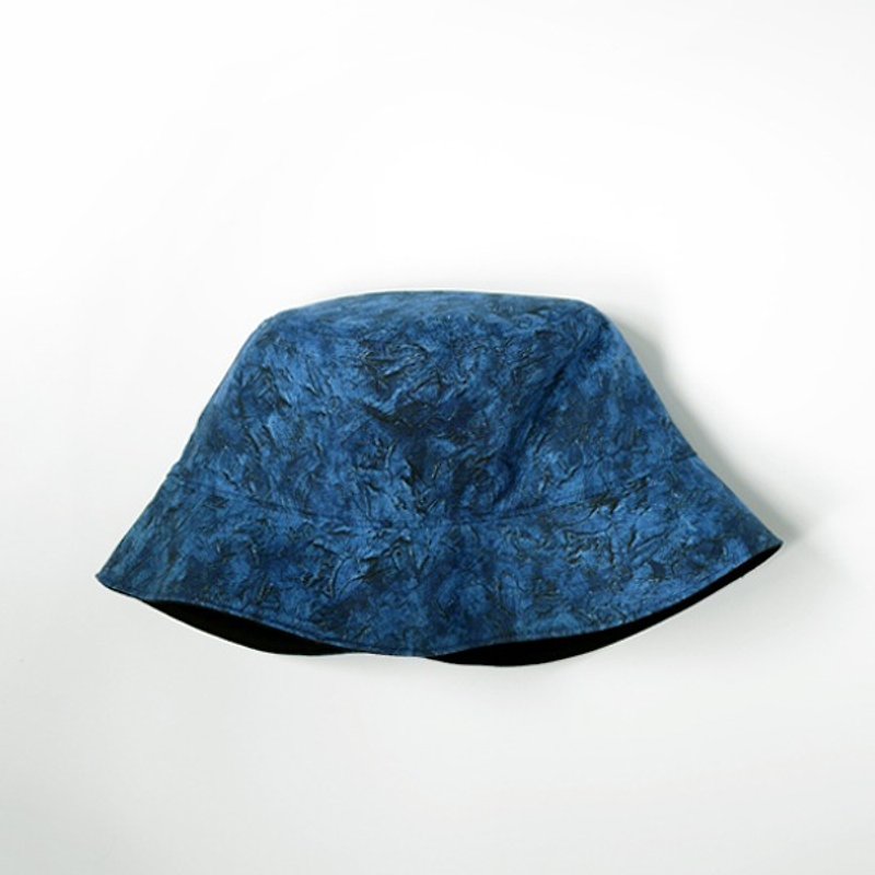 Oil painting late-night blue double-sided fisherman hat - Hats & Caps - Cotton & Hemp Blue