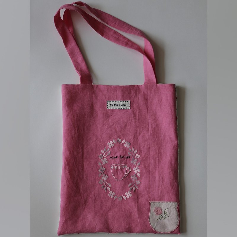 garden sets| time for tea embroidery handmade tote cloth bag - กระเป๋าแมสเซนเจอร์ - ผ้าฝ้าย/ผ้าลินิน หลากหลายสี