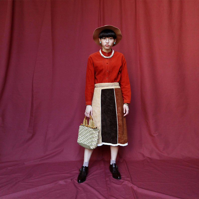 Pumpkin Vintage. Ancient coloring block suede fringed skirt - กระโปรง - วัสดุอื่นๆ 