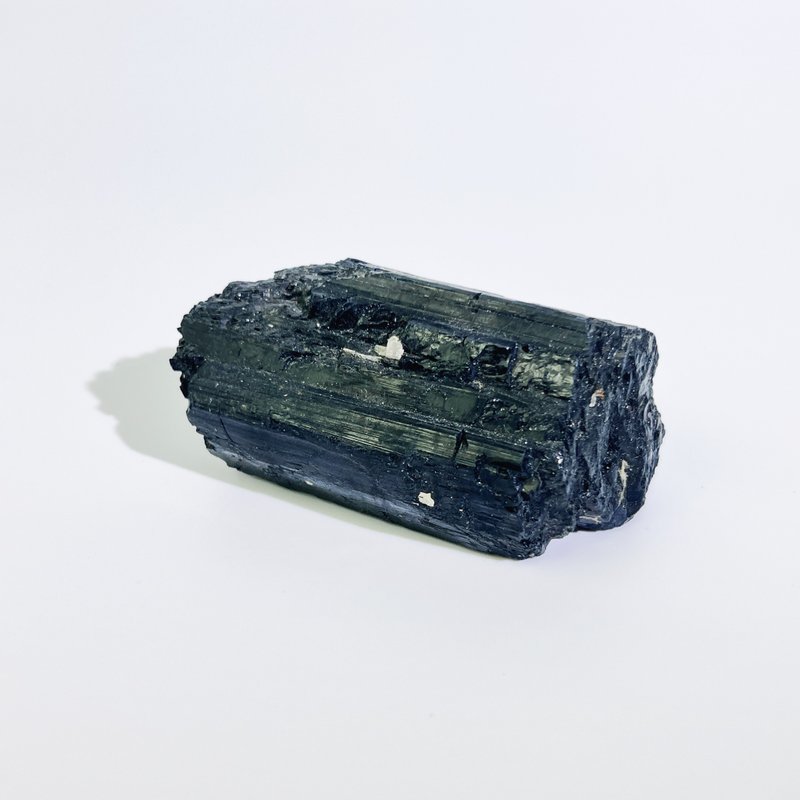 Symbiotic black tourmaline raw mine wards off evil spirits, prays for blessings and protects against villains - Fragrances - Gemstone Black