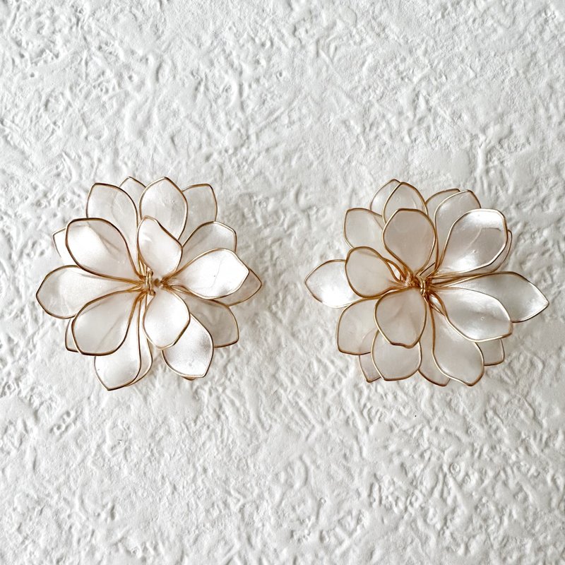 Flower-inspired wire accessories - Earrings & Clip-ons - Other Metals 