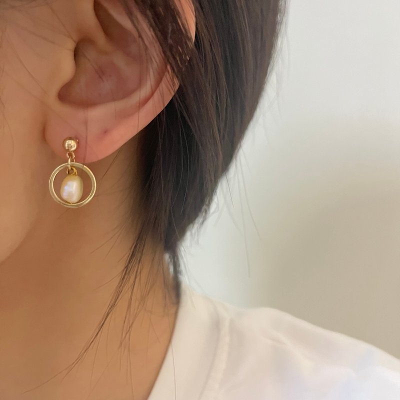 同心圓 珍珠耳環 可改夾式 橘粉珍珠耳環 - 耳環/耳夾 - 寶石 