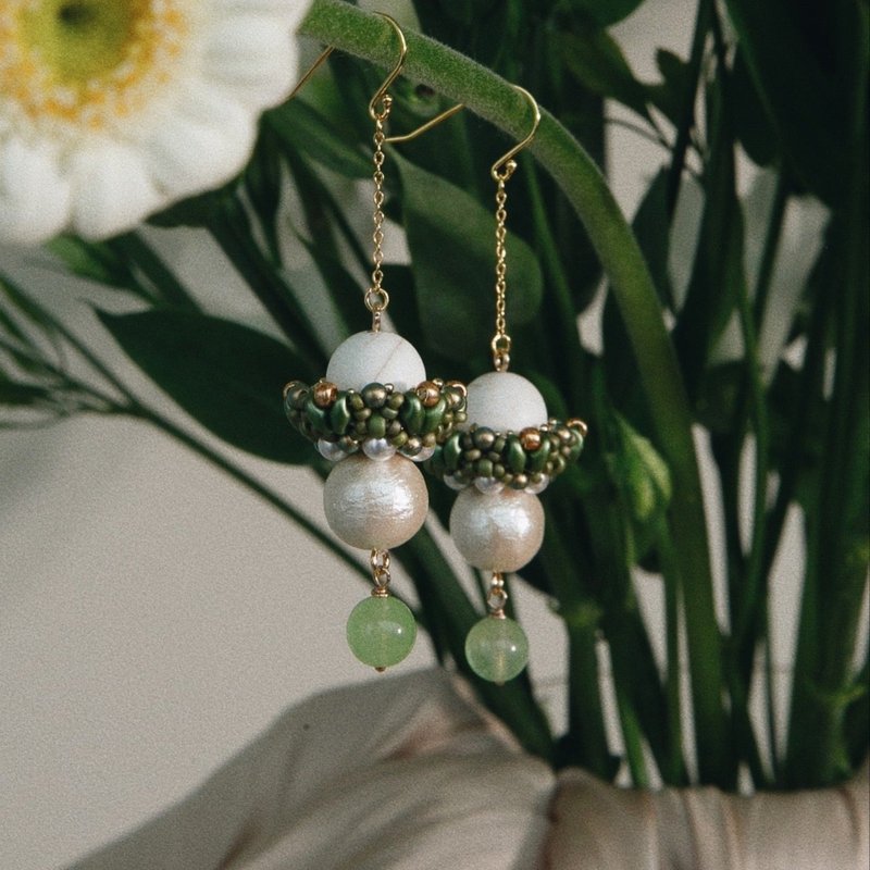 Sprout Earrings 初芽耳飾 - 耳環/耳夾/耳骨夾 - 玻璃 綠色
