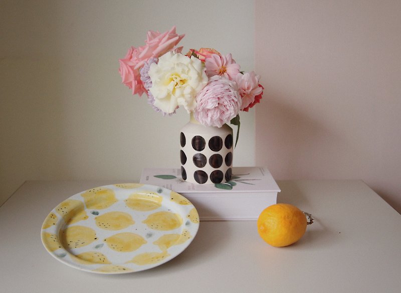 檸檬平盤西餐盤原創獨家植物水果圖案設計餐桌氛圍浪漫陶瓷餐具 - 盤子/餐盤/盤架 - 瓷 黃色