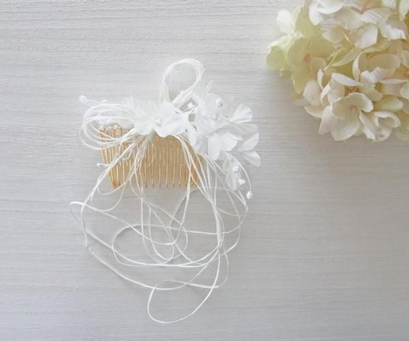 ボタニカル＊ヘアコーム（ホワイト） - 髮飾 - 絲．絹 白色