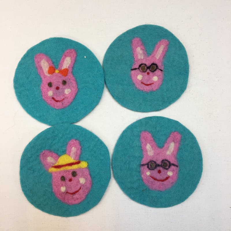 Rabbit family - A set of 4 Needle Felted Coasters - Coasters - Wool 