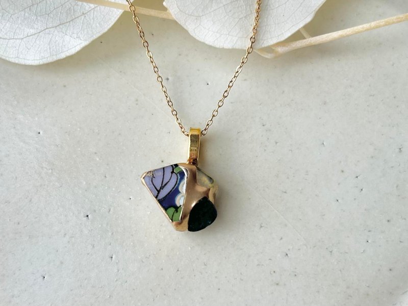 有田焼　金継ぎ　ネックレス　サージカルステンレスチェーン　アレルギー対応　18K　リーフ柄　アパタイト　プレナイト　天然石　伝統工芸　No.308 - 項鍊 - 陶 藍色