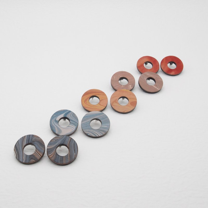 NUTS simple hollow round earrings // stainless steel // anti-allergic // made in Hong Kong // original - Earrings & Clip-ons - Genuine Leather Multicolor