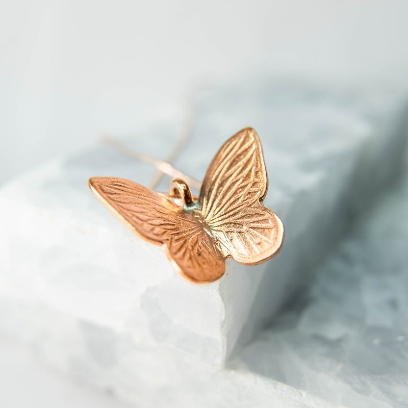 【Selected Items】Flower Butterfly Fluttering Rose Gold Necklace - Necklaces - Copper & Brass Red