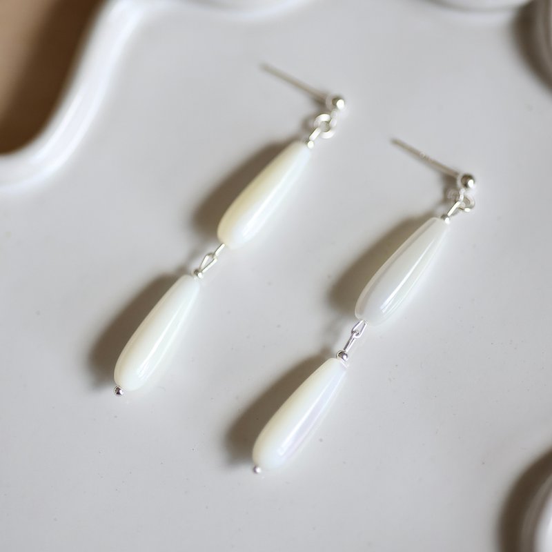 Donglin white shell sterling silver earrings can be changed into Clip-On - ต่างหู - เปลือกหอย ขาว