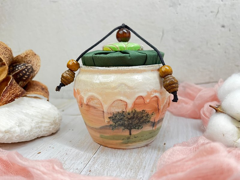 Hand-made hand-kneaded pottery wood-burning underglaze painted tea warehouse coffee can storage tank storage tank snack can - กล่องเก็บของ - ดินเผา 