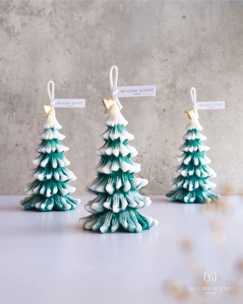 Christmas tree shaped scented candle (1 piece) - เทียน/เชิงเทียน - ขี้ผึ้ง สีเขียว