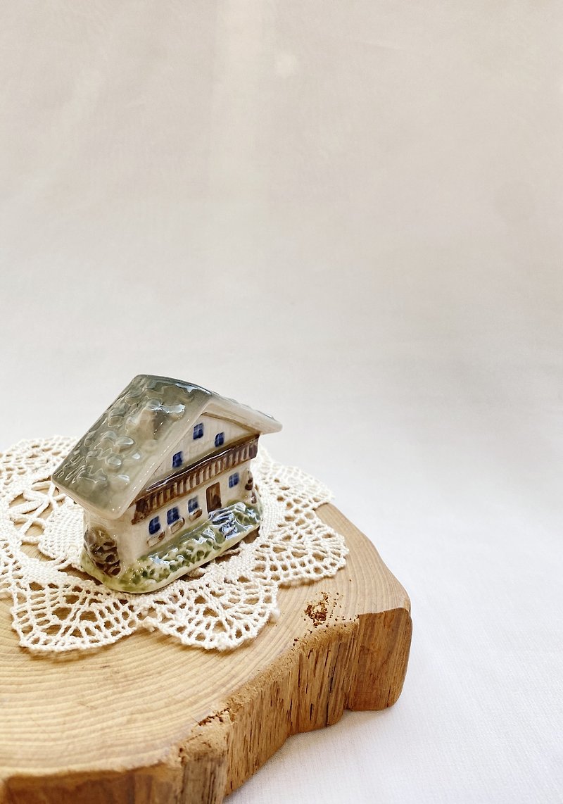[Good Day Fetish] German vintage hand-painted ceramics country series style cabin collection decorative ornaments - Items for Display - Pottery Multicolor