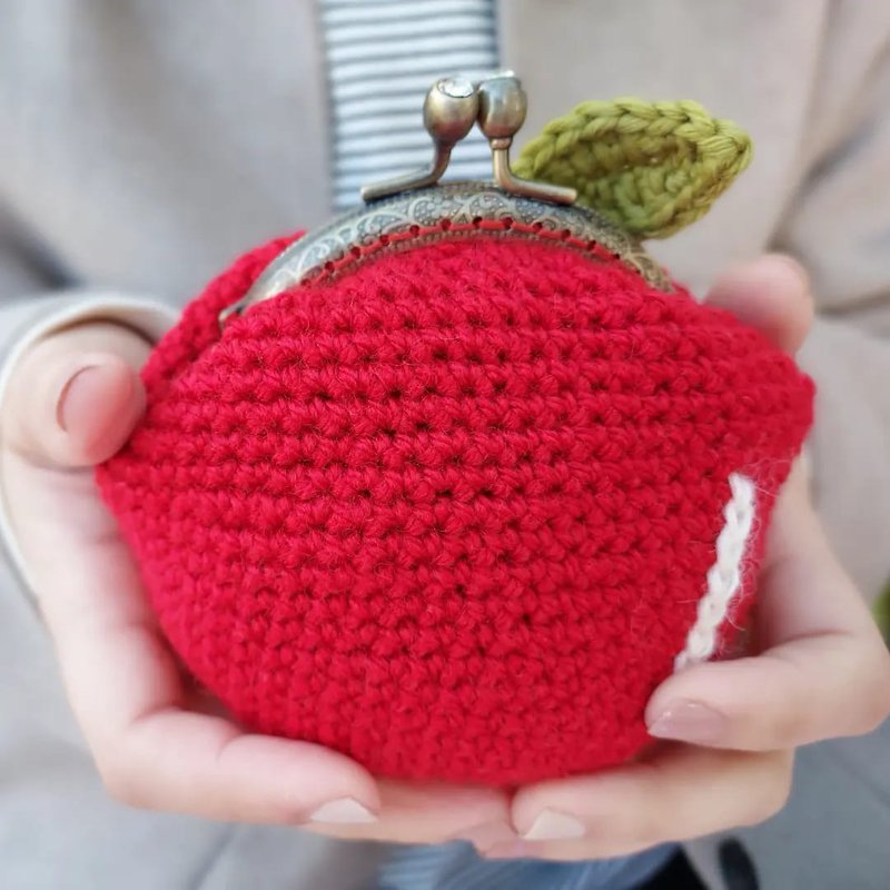 The enlarged version of the APPLE kiss lock bag with a strong head - Toiletry Bags & Pouches - Wool Red