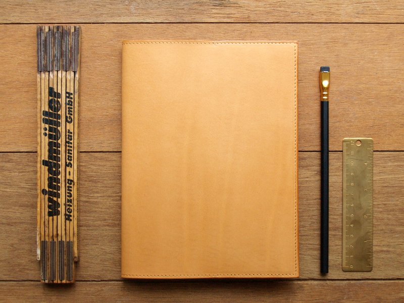 Classic Tan  手工真皮記事本/書套/A5(客製化刻印英文/禮盒包裝) - 書衣/書套 - 真皮 橘色