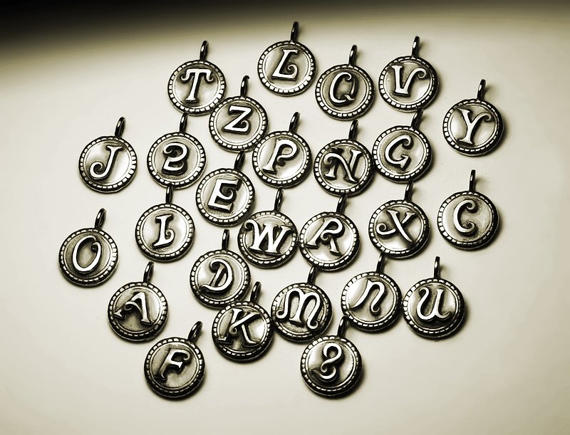 English alphabet handmade sterling silver necklace (26 letters can be selected) - Necklaces - Other Metals Silver