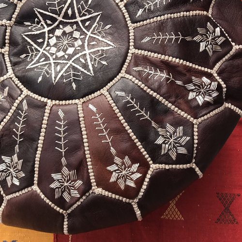 モロッコの手刺繍レザークッションモロッコプーフダーク