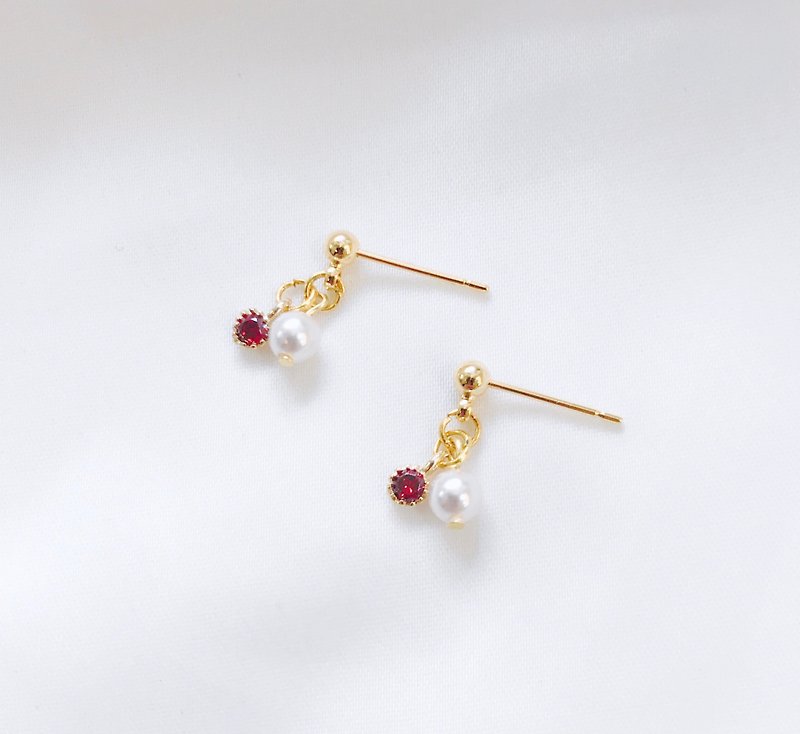 Cherry fruit 14kgf pearl earrings Pomegranate red inlaid zircon Natural pearls c - Earrings & Clip-ons - Other Metals Gold