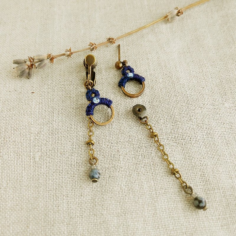 Elegant quiet 2way earrings (dark blue) Allure laughing macrame Fancy braided braided ear clip natural stone - ต่างหู - โลหะ สีน้ำเงิน