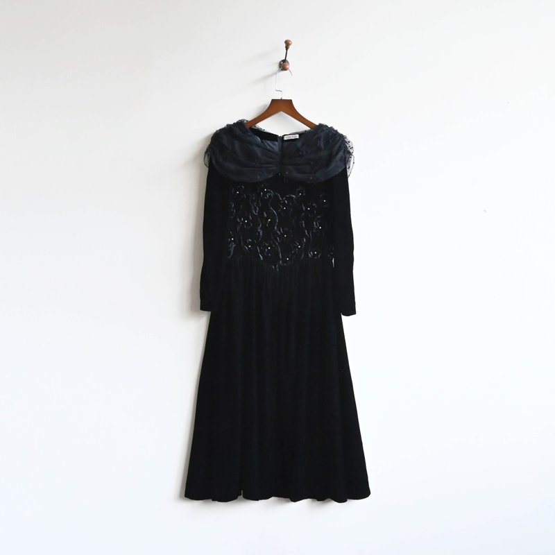 [Egg Plant Vintage] Hanami Black Cat Velvet Vintage Dress - ชุดเดรส - ไฟเบอร์อื่นๆ สีดำ