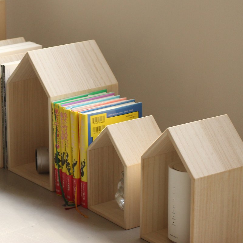 Paulownia Bookends / Book House NEST mini