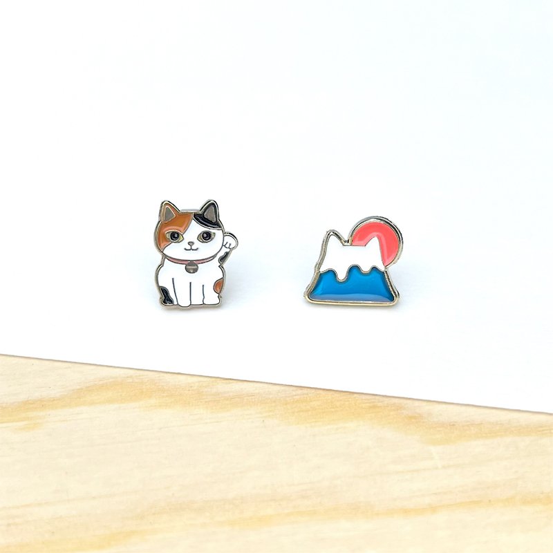 Meow Lucky cat with Fuji mountain earrings - ต่างหู - วัตถุเคลือบ สีน้ำเงิน