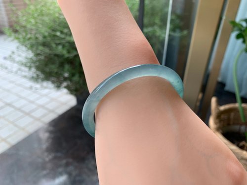 本翡翠、純ブルー、高品質氷藍水、ネイビーバングル　〜53 本翡翠 ネイビー氷藍水バングル 〜55.5 - メルカリ