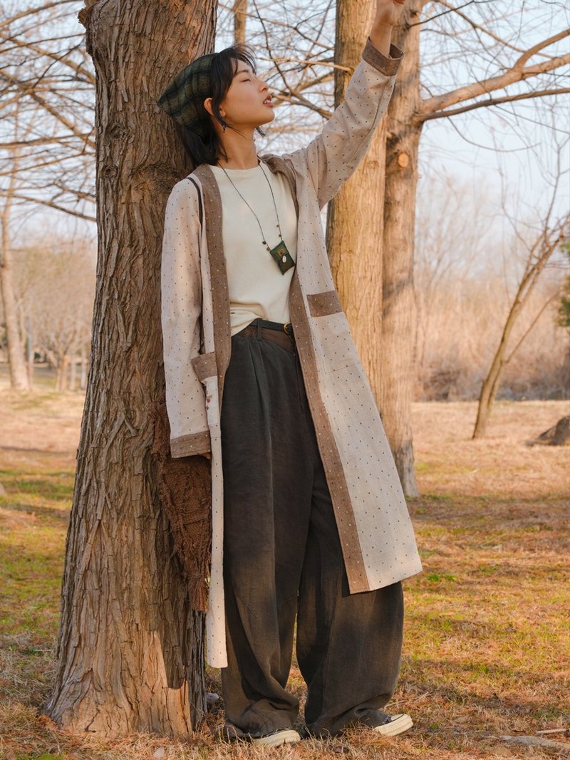Pastoral Cotton Linen Open-Front Japanese-Style Jacquard Embroidered Long Cardigan Robe Coat - ชุดเดรส - ผ้าฝ้าย/ผ้าลินิน ขาว