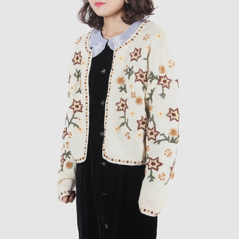 [Egg plant ancient] Snow traces Fang Fang embroidery ancient open cardigan sweater - สเวตเตอร์ผู้หญิง - ขนแกะ 