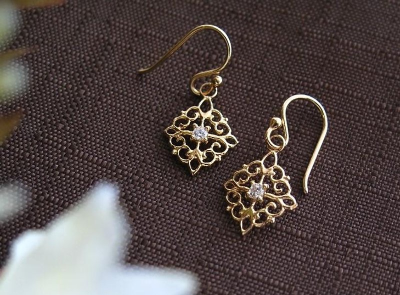 [Made-to-order] Petit Fleur Earrings diamond K10YG - Earrings & Clip-ons - Gemstone Gold