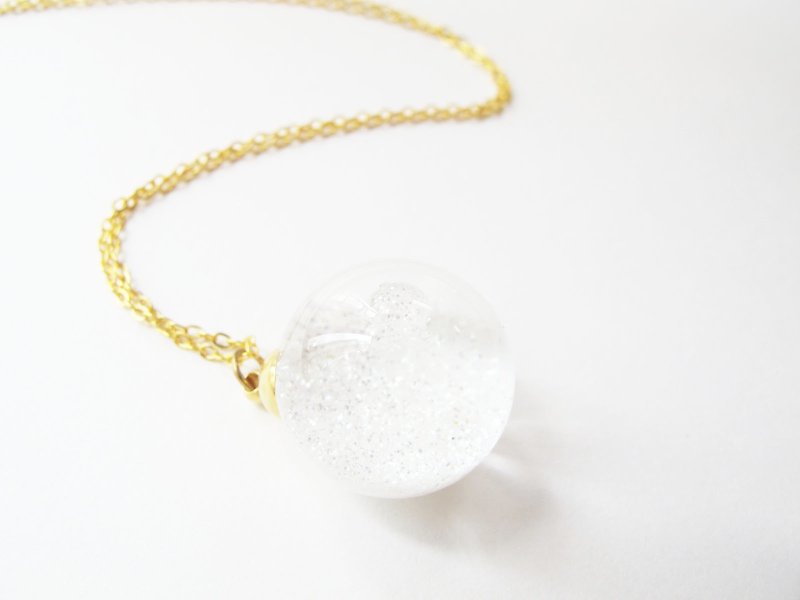 ＊Rosy Garden＊ shiny white glitter with water inisde glass ball necklace - สร้อยคอ - แก้ว ขาว
