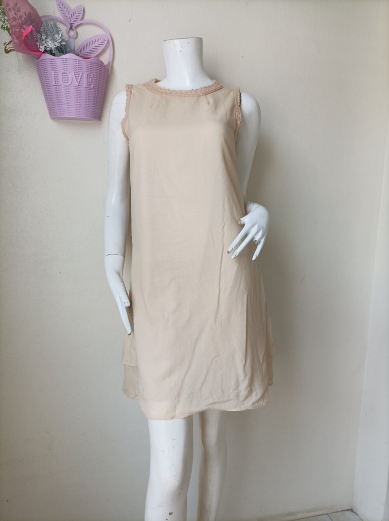 Vintage Laura Ashley Wool Dress | Size 1 will fit S - 洋裝/連身裙 - 棉．麻 