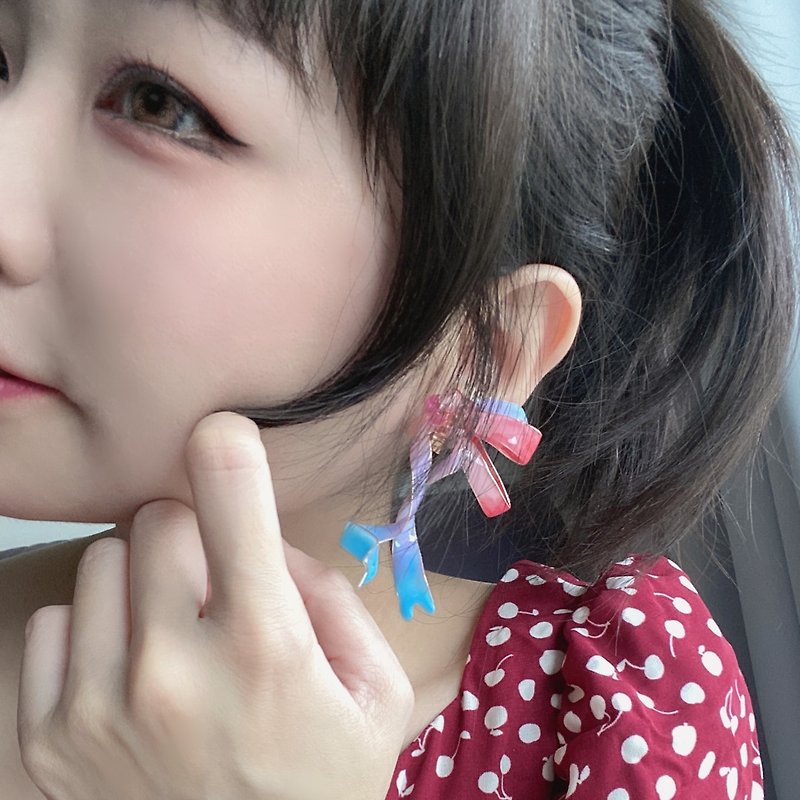 All handmade crystal ribbon bow glass flower x pink crystal healing earrings Clip-On/ ear pins - ต่างหู - เรซิน หลากหลายสี