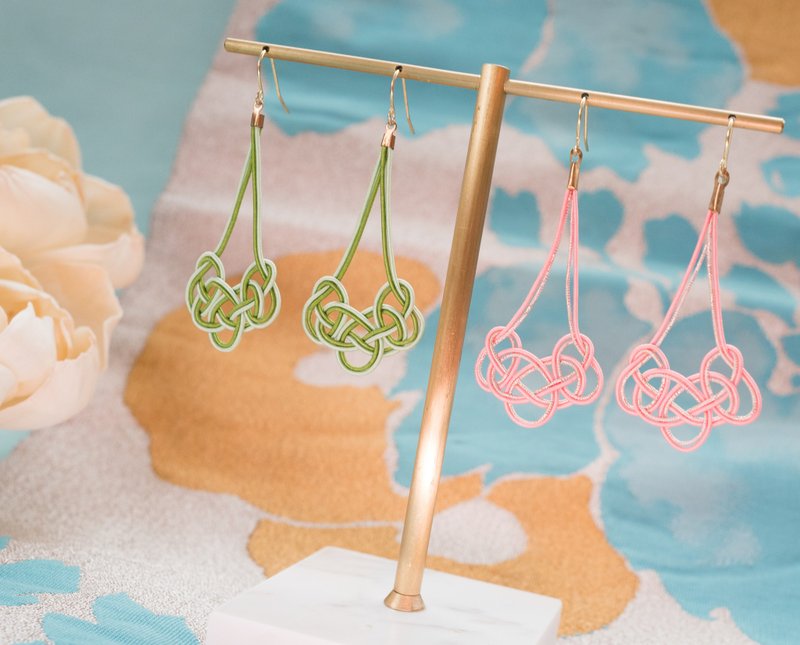 エレガントなレトロな曲線の水引ピアス/イヤリングミント/吹き桜 II スタイル - ピアス・イヤリング - シルク・絹 多色