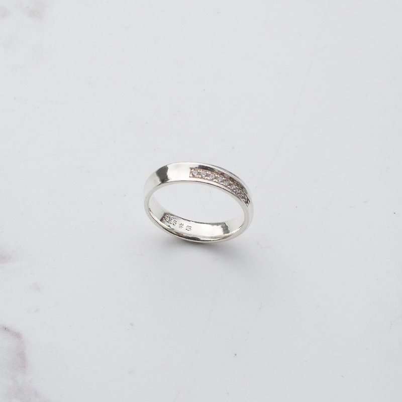 Big staff Taipa [couple ring] pray × sterling silver inlaid zircon couple ring (female ring) - แหวนคู่ - เงินแท้ สีเงิน