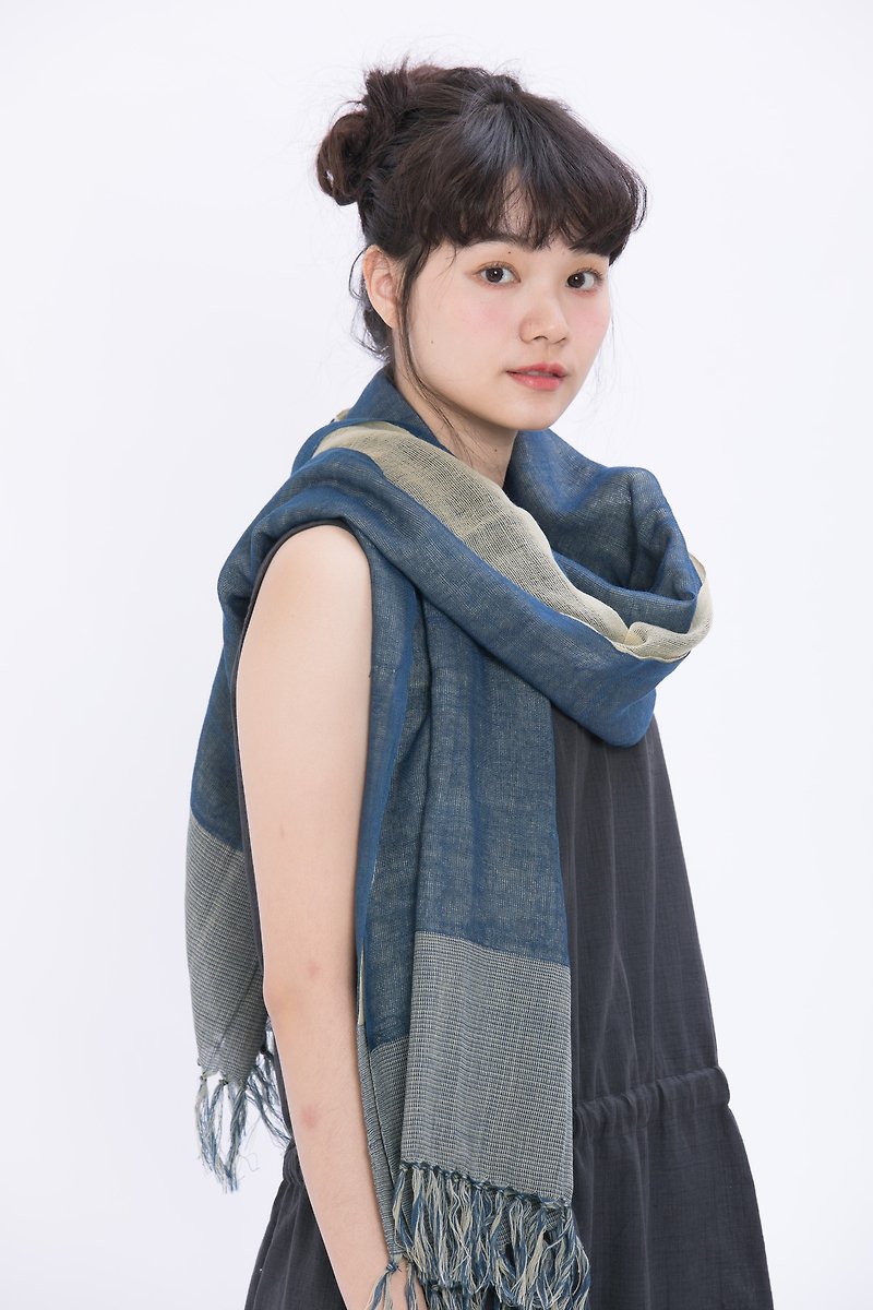 繁花夢境 羊毛圍巾-暖陽晴空-公平貿易 - 圍巾/披肩 - 羊毛 藍色