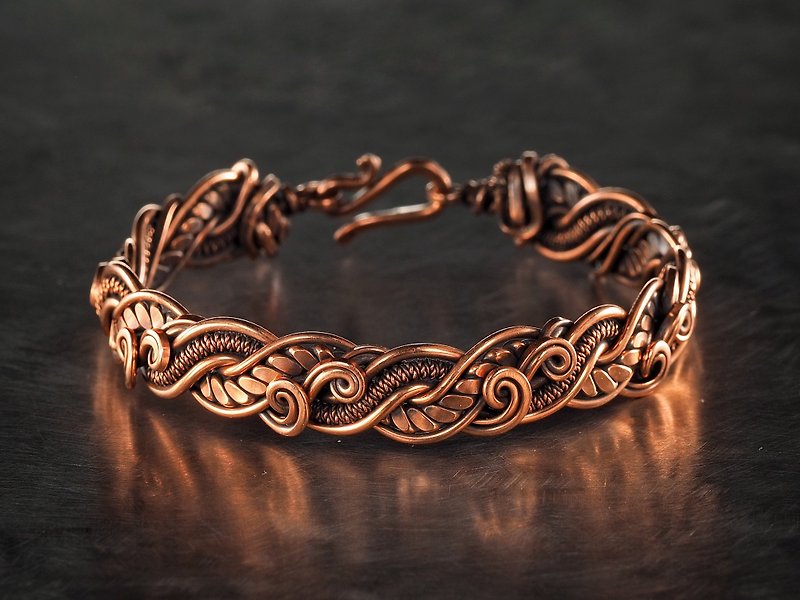 Copper bracelet for woman  Antique style Handcrafted wire woven copper jewelry - สร้อยข้อมือ - ทองแดงทองเหลือง สีทอง