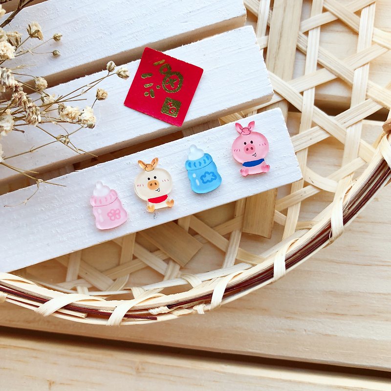 Pista mound hand-painted earrings / festive piggy birth day - ต่างหู - เรซิน สึชมพู