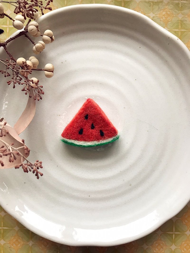 Fruit Series Pin*Red Watermelon - เข็มกลัด - ขนแกะ สีแดง