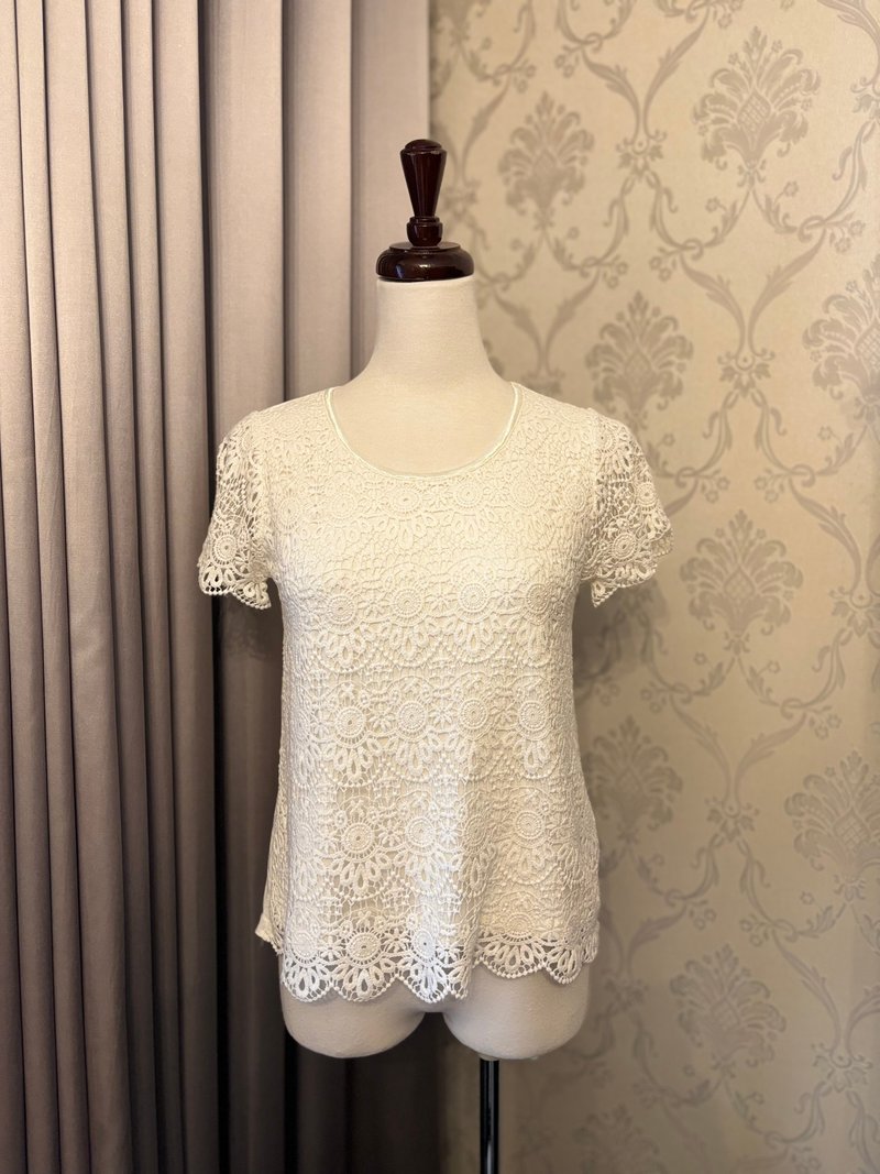 Japanese lace short-sleeved top - เสื้อผู้หญิง - ผ้าฝ้าย/ผ้าลินิน ขาว