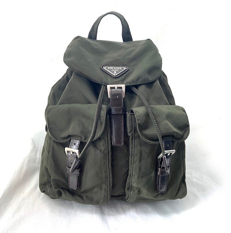 PRADA Tessuto Backpack military green nylon backpack Japanese second-hand - กระเป๋าเป้สะพายหลัง - ไนลอน สีเขียว