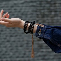 Auspicious Eight Treasures 108 rosary beads when the time is not yet natural obsidian silk-wrapped agate Silver multi-circle bracelet chanting Buddha practice